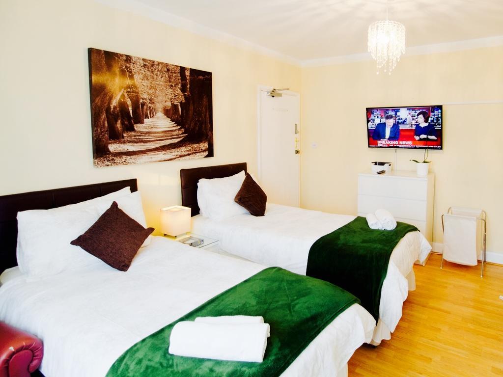 Gable Lodge Лондон Екстериор снимка