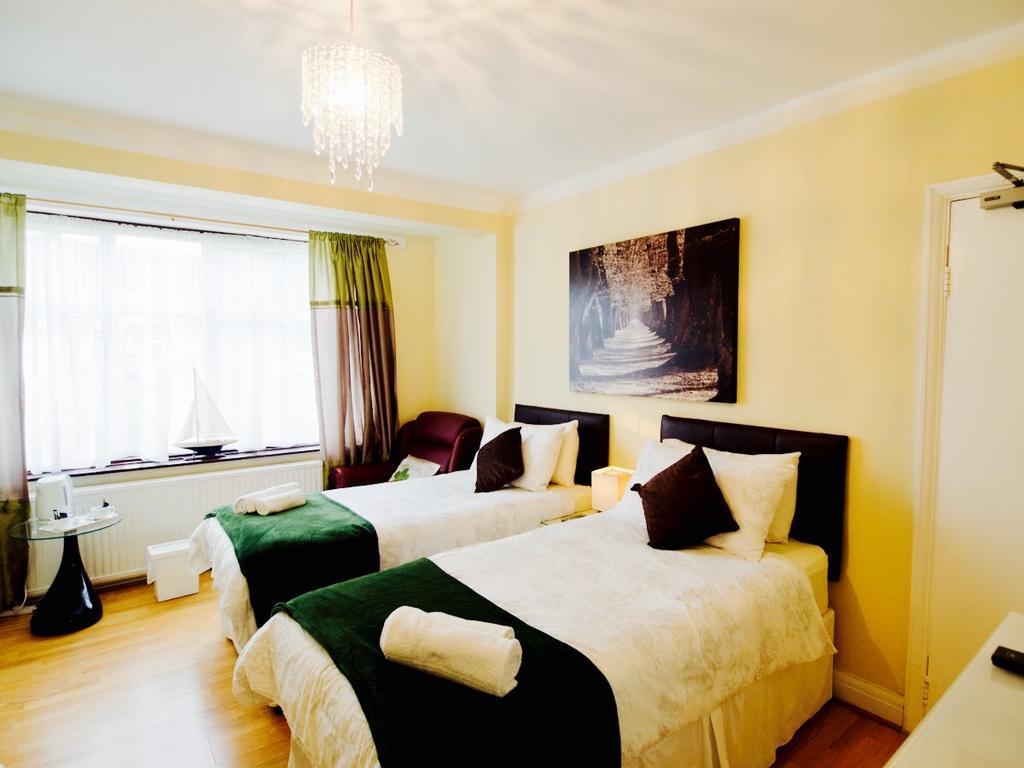 Gable Lodge Лондон Екстериор снимка